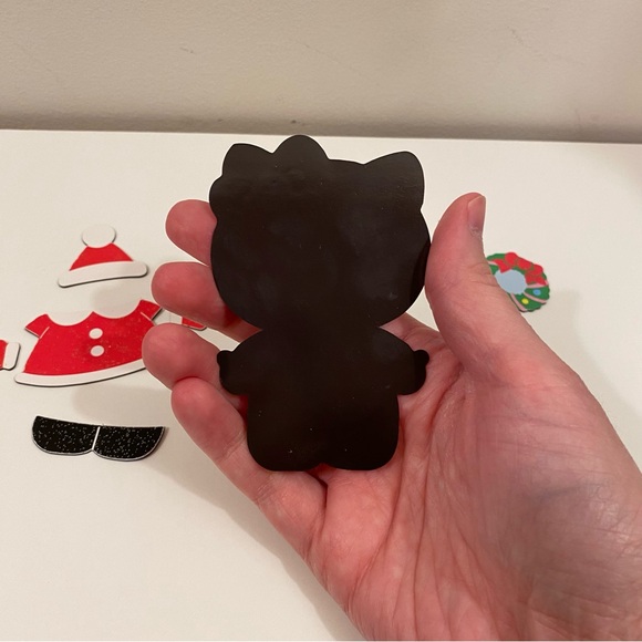Hello Kitty Christmas Dress Up Magnet Set - Picture 3 of 6